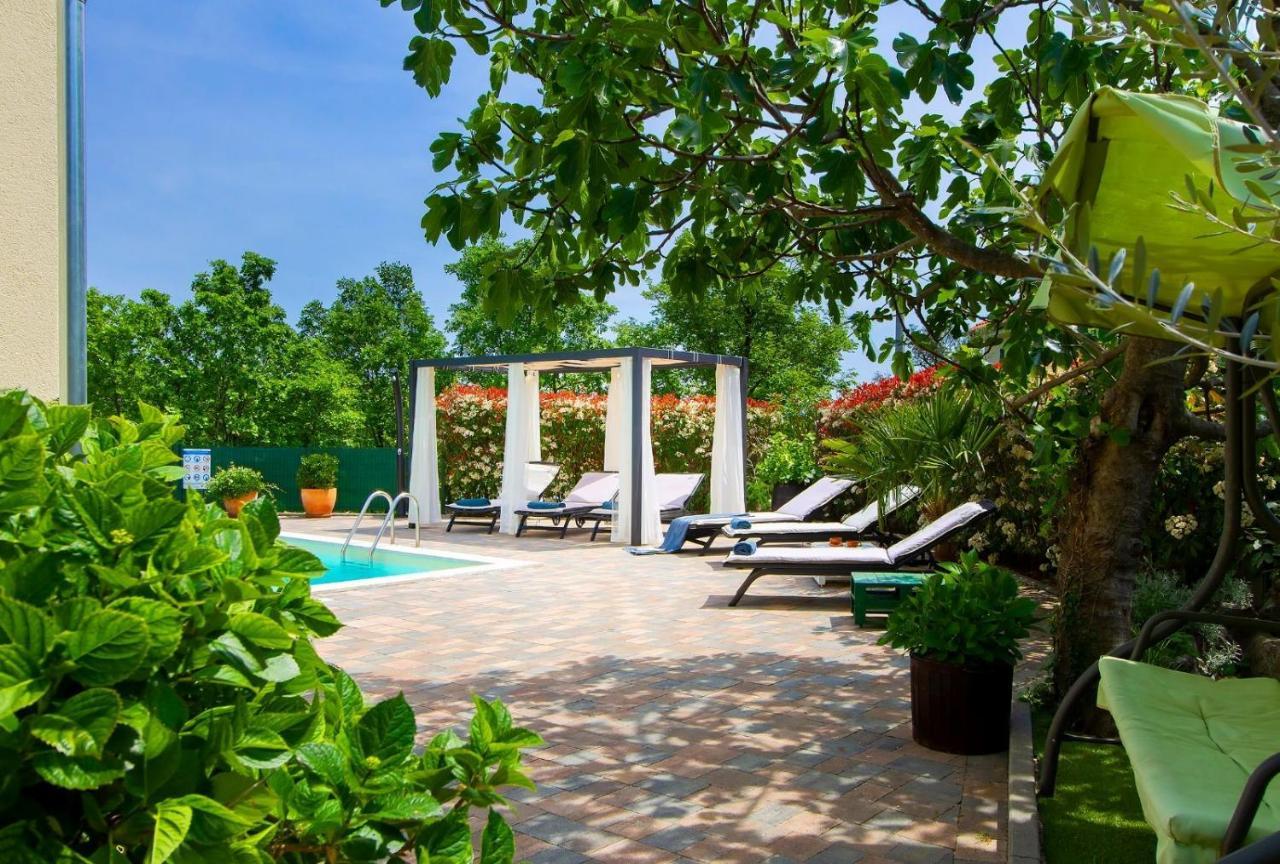 Villa Meline Zupanje Bagian luar foto